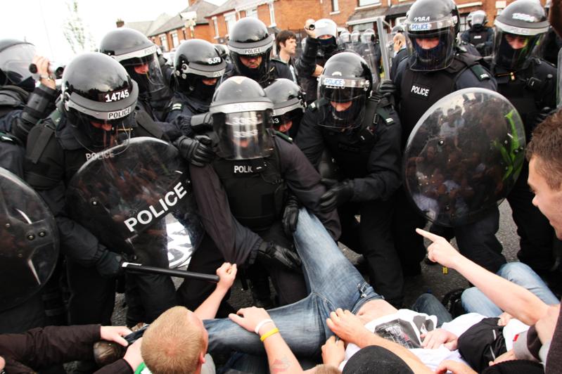 british-paramilitary-police-attack-demonstration-belfast-ireland.jpg