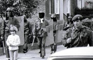 Joint footpatrol of British UDA terrorists and British Army soldiers